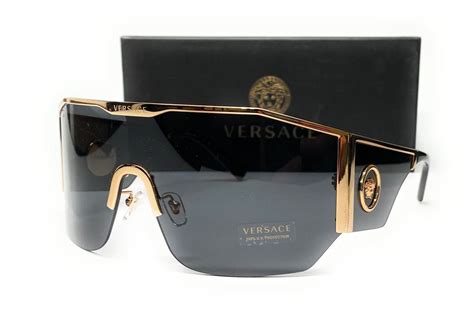 Versace VE2220 100287 Sunglasses in Gold 